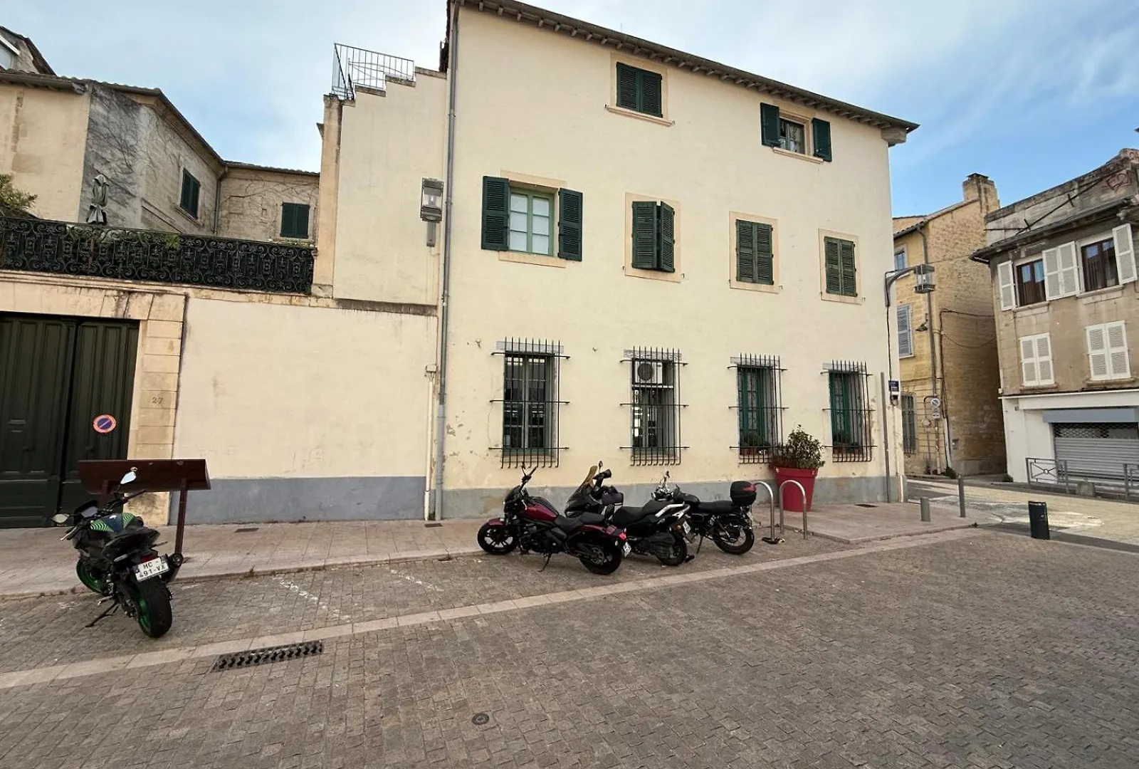 Apartment Appartement Rdc Avec Parking En Intra-Muros Avignon